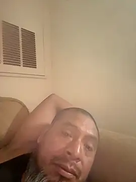 Snapshot of julio_p chatting on 09-23-25, 12:46 julio p online show from 09-23-25, 12:46