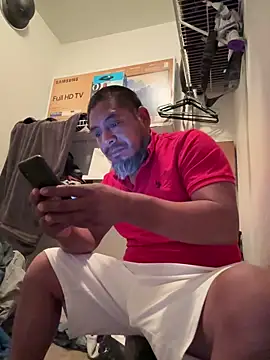 Snapshot of julio_p chatting on 10-09-25, 03:37 julio p online show from 10-09-25, 03:37