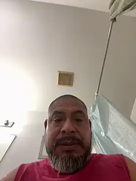 Snapshot of julio_p chatting on 02-16-26, 10:50 julio p online show from 02-16-26, 10:50