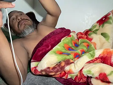 Snapshot of julio_p chatting on 03-01-26, 12:29 julio p online show from 03-01-26, 12:29