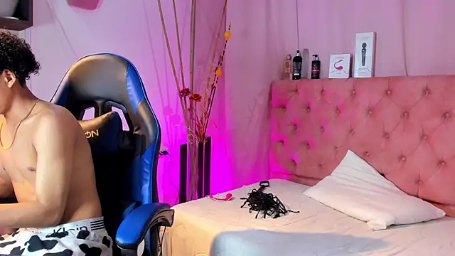 Snapshot of _taylor_black chatting on 03-22-26, 10:24 taylor black online show from 03-22-26, 10:24