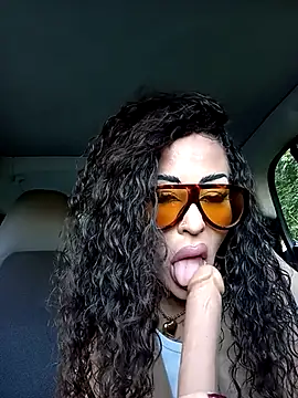 Snapshot of ASSERINAAA chatting on 10-28-25, 09:02 ASSERINAAA online show from 10-28-25, 09:02