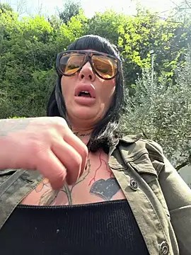 ASSERINAAA online show from 04-18-26, 09:57