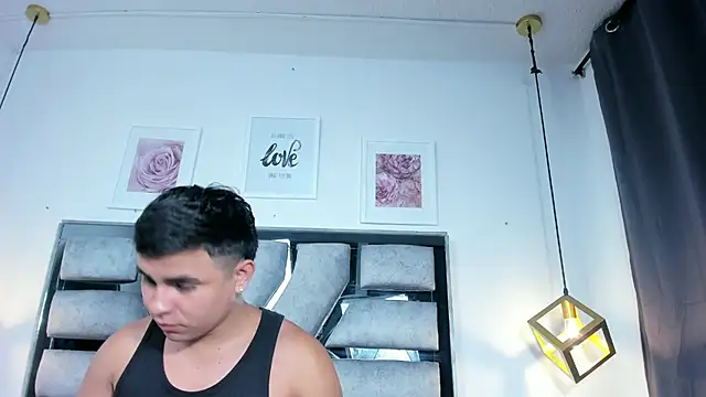 lianfox  online show from 03-26-26, 12:11