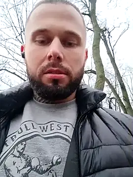 Snapshot of Barber33zk chatting on 11-11-25, 06:02 Barber33zk online show from 11-11-25, 06:02