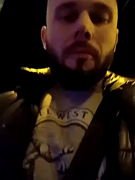 Snapshot of Barber33zk chatting on 11-12-25, 11:47 Barber33zk online show from 11-12-25, 11:47