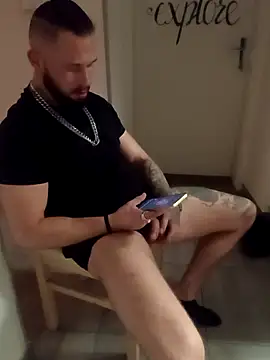 Snapshot of Barber33zk chatting on 11-14-25, 05:06 Barber33zk online show from 11-14-25, 05:06