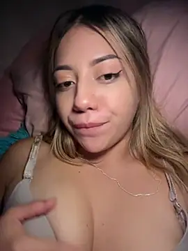 MissCat  online show from 12-22-25, 02:52