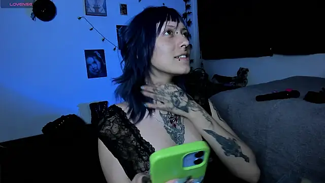 kattusauruss online show from 10-21-25, 03:40