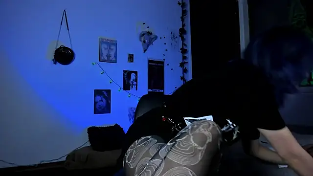 kattusauruss online show from 10-26-25, 04:40