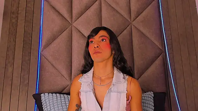 Snapshot of TiffValentinee_ chatting on 09-16-25, 07:37 TiffValentinee online show from 09-16-25, 07:37