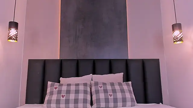 Snapshot of TiffValentinee_ chatting on 10-07-25, 08:39 TiffValentinee online show from 10-07-25, 08:39