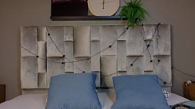 Snapshot of TiffValentinee_ chatting on 11-10-25, 08:08 TiffValentinee online show from 11-10-25, 08:08