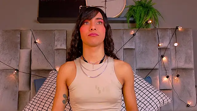 Snapshot of TiffValentinee_ chatting on 11-11-25, 07:58 TiffValentinee online show from 11-11-25, 07:58