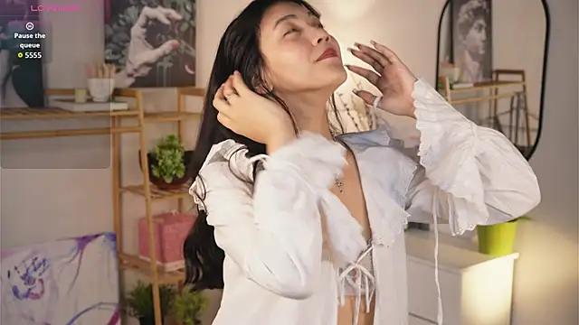 Snapshot of MoiraEger chatting on 09-18-25, 04:09 MoiraEger online show from 09-18-25, 04:09