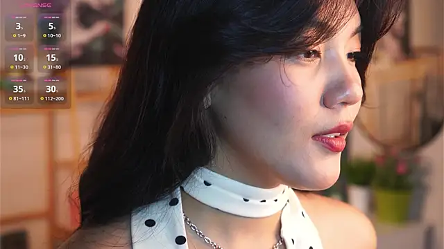 Snapshot of MoiraEger chatting on 09-23-25, 05:05 MoiraEger online show from 09-23-25, 05:05