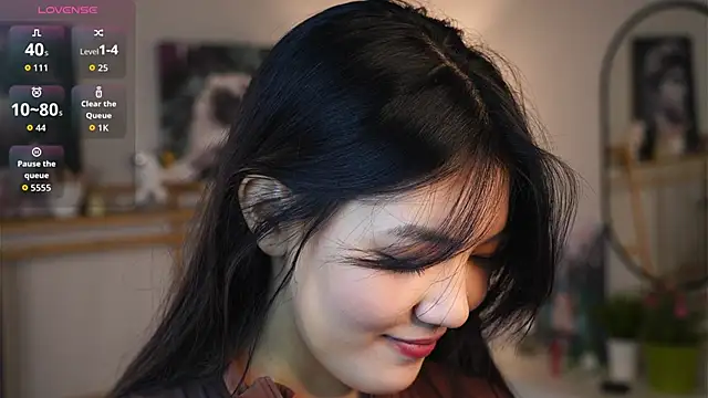 Snapshot of MoiraEger chatting on 09-26-25, 05:06 MoiraEger online show from 09-26-25, 05:06