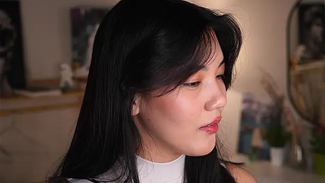 Snapshot of MoiraEger chatting on 09-29-25, 05:07 MoiraEger online show from 09-29-25, 05:07