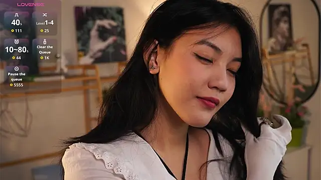 Snapshot of MoiraEger chatting on 10-01-25, 05:08 MoiraEger online show from 10-01-25, 05:08