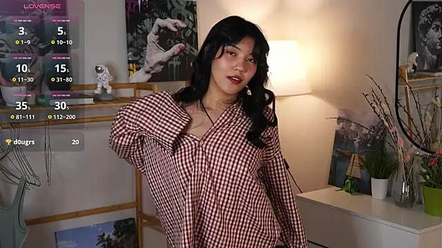 Snapshot of MoiraEger chatting on 10-04-25, 05:11 MoiraEger online show from 10-04-25, 05:11