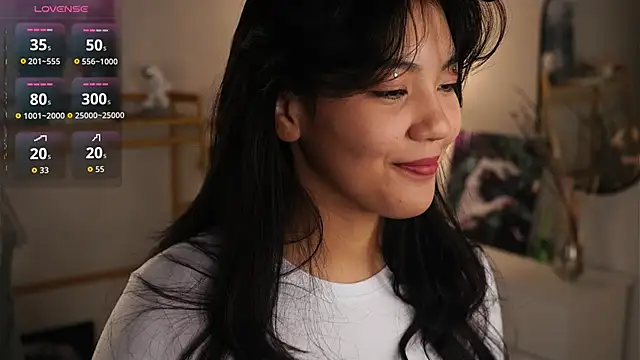 Snapshot of MoiraEger chatting on 10-13-25, 05:02 MoiraEger online show from 10-13-25, 05:02