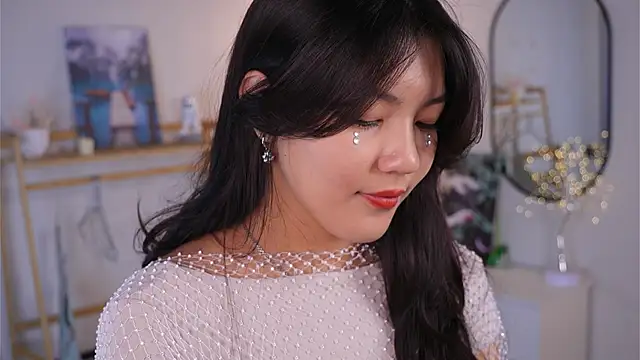 Snapshot of MoiraEger chatting on 10-26-25, 05:08 MoiraEger online show from 10-26-25, 05:08