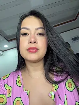 Snapshot of CrisMarulanda chatting on 02-13-26, 04:41 CrisMarulanda online show from 02-13-26, 04:41