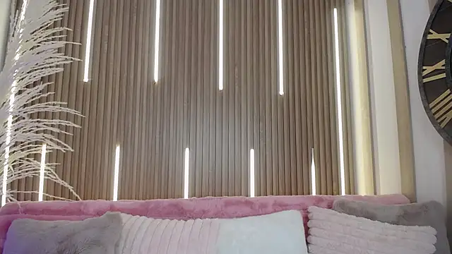 MylaDreams online show from 09-29-25, 03:22