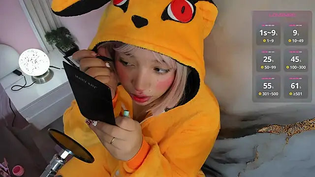 hinata dolly online show from 10-25-25, 08:11