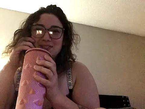 Snapshot of paigeycakes chatting on 11-27-25, 01:13 paigeycakes online show from 11-27-25, 01:13