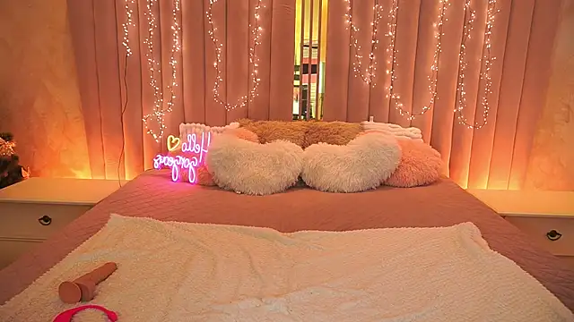 HeavenElle online show from 12-17-25, 07:25