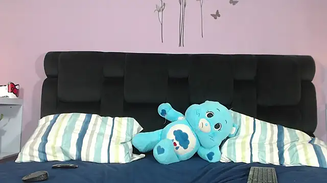 Snapshot of KendallWings chatting on 10-04-25, 09:40 KendallWings online show from 10-04-25, 09:40