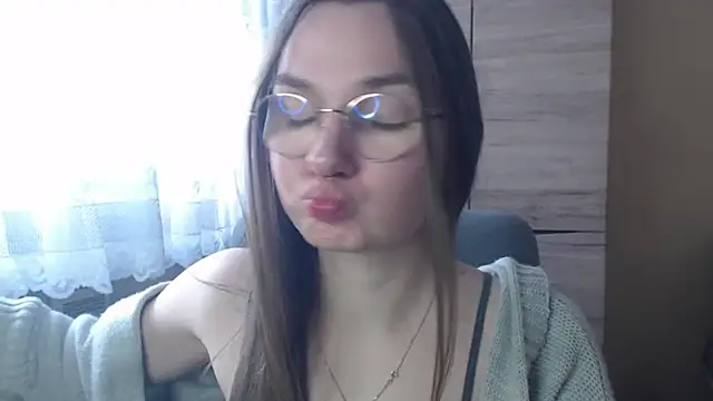 Snapshot of LooveELLYx chatting on 01-04-25, 10:49 LooveELLYx online show from 01-04-25, 10:49