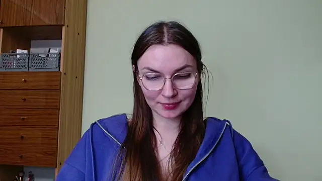 Snapshot of LooveELLYx chatting on 01-08-25, 05:48 LooveELLYx online show from 01-08-25, 05:48