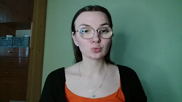 Snapshot of LooveELLYx chatting on 01-15-25, 02:46 LooveELLYx online show from 01-15-25, 02:46