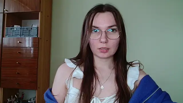 Snapshot of LooveELLYx chatting on 01-27-25, 02:35 LooveELLYx online show from 01-27-25, 02:35