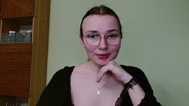 Snapshot of LooveELLYx chatting on 02-05-25, 06:04 LooveELLYx online show from 02-05-25, 06:04