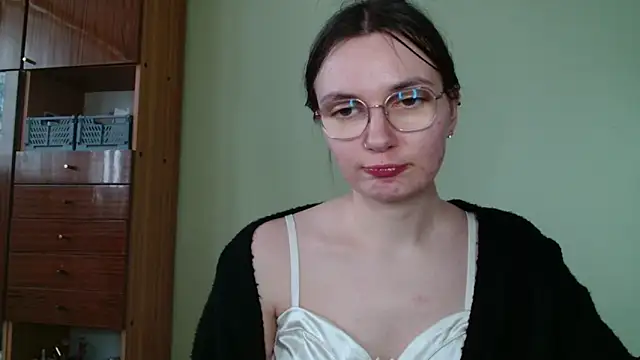 Snapshot of LooveELLYx chatting on 02-13-25, 02:31 LooveELLYx online show from 02-13-25, 02:31