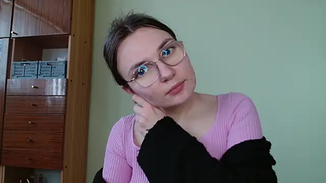 Snapshot of LooveELLYx chatting on 02-14-25, 07:38 LooveELLYx online show from 02-14-25, 07:38