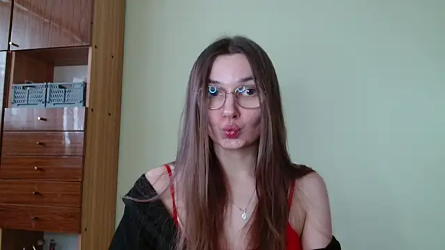 Snapshot of LooveELLYx chatting on 02-23-25, 02:25 LooveELLYx online show from 02-23-25, 02:25