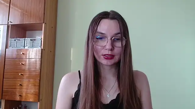 Snapshot of LooveELLYx chatting on 02-24-25, 02:37 LooveELLYx online show from 02-24-25, 02:37