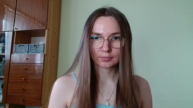 Snapshot of LooveELLYx chatting on 02-25-25, 02:44 LooveELLYx online show from 02-25-25, 02:44