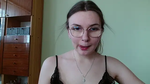 Snapshot of LooveELLYx chatting on 03-07-25, 10:56 LooveELLYx online show from 03-07-25, 10:56