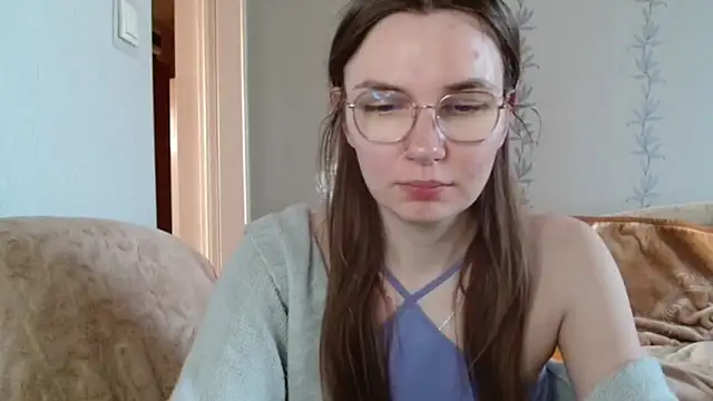 Snapshot of LooveELLYx chatting on 03-22-25, 07:47 LooveELLYx online show from 03-22-25, 07:47