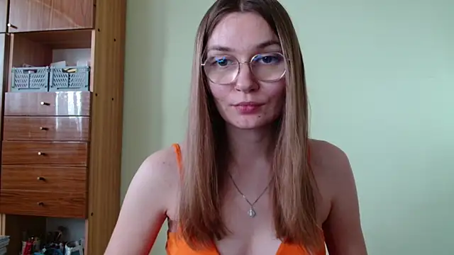 Snapshot of LooveELLYx chatting on 09-16-25, 01:34 LooveELLYx online show from 09-16-25, 01:34