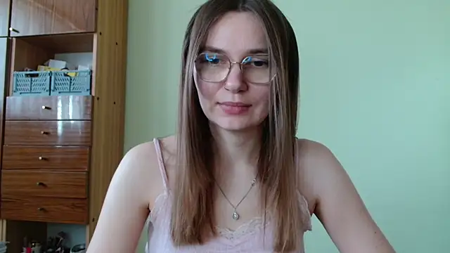 Snapshot of LooveELLYx chatting on 09-26-25, 06:39 LooveELLYx online show from 09-26-25, 06:39