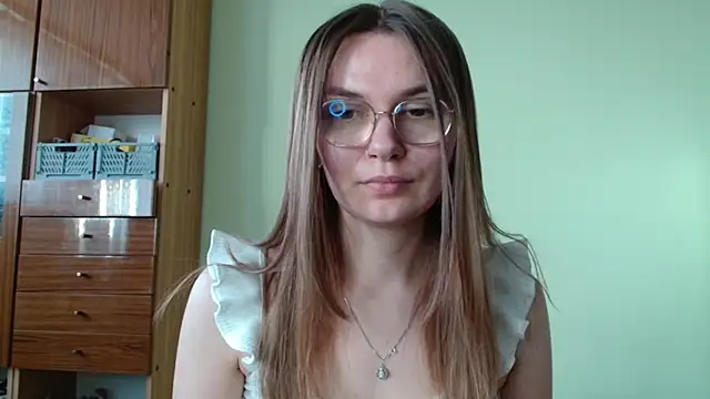 Snapshot of LooveELLYx chatting on 10-02-25, 01:40 LooveELLYx online show from 10-02-25, 01:40