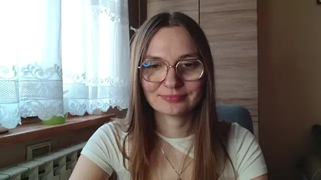 Snapshot of LooveELLYx chatting on 10-30-25, 02:40 LooveELLYx online show from 10-30-25, 02:40