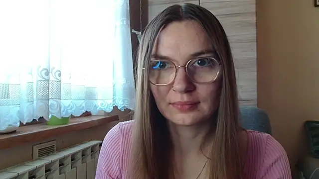 Snapshot of LooveELLYx chatting on 10-31-25, 07:31 LooveELLYx online show from 10-31-25, 07:31