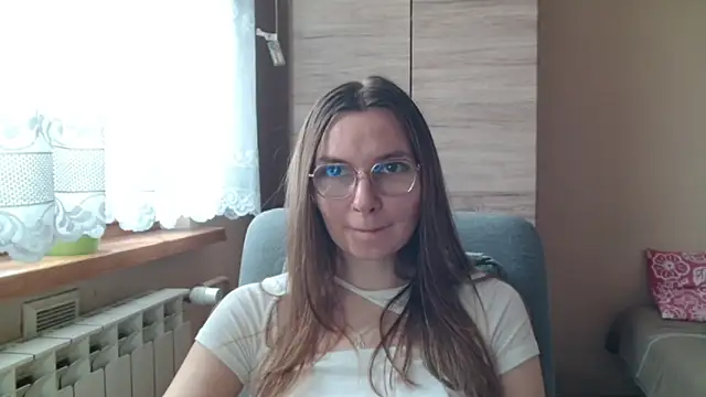 Snapshot of LooveELLYx chatting on 11-12-25, 08:26 LooveELLYx online show from 11-12-25, 08:26